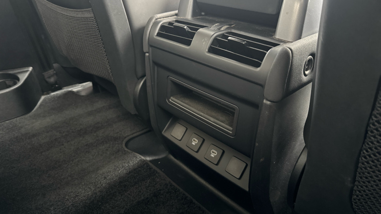 Land Rover Defender 3.0 D250 X-Dynamic SE 90 3dr Auto Diesel Estate